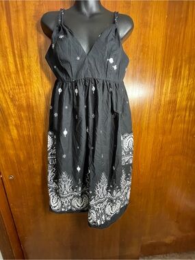 A.B.S. Collection 10 Black/White Paisley V-Neck Strappy Sleeveless Sundress